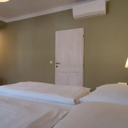 Sabines Apartments Ferienwohnungen Frauenkirchen Exteriér fotografie